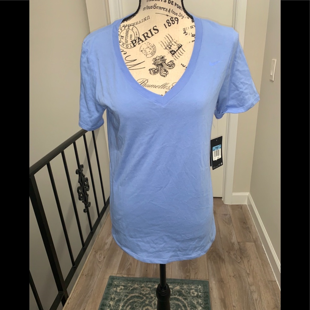 🆕 Nike Ladies Dri Fit Tee 🎉